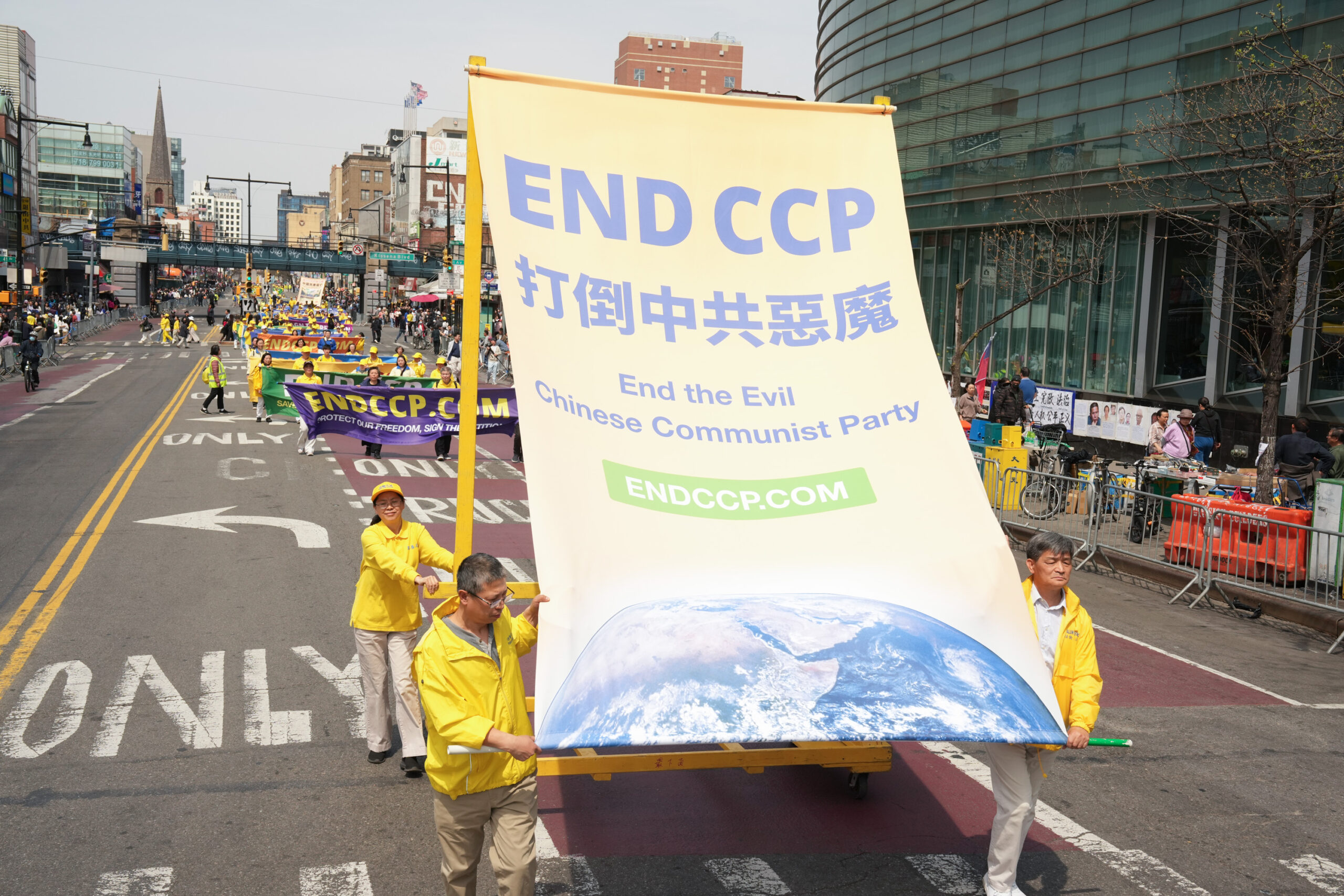 “打倒中共恶魔”(End CCP)征签  每年过百万 “打倒中共恶魔”(End CCP)征签  每年过百万